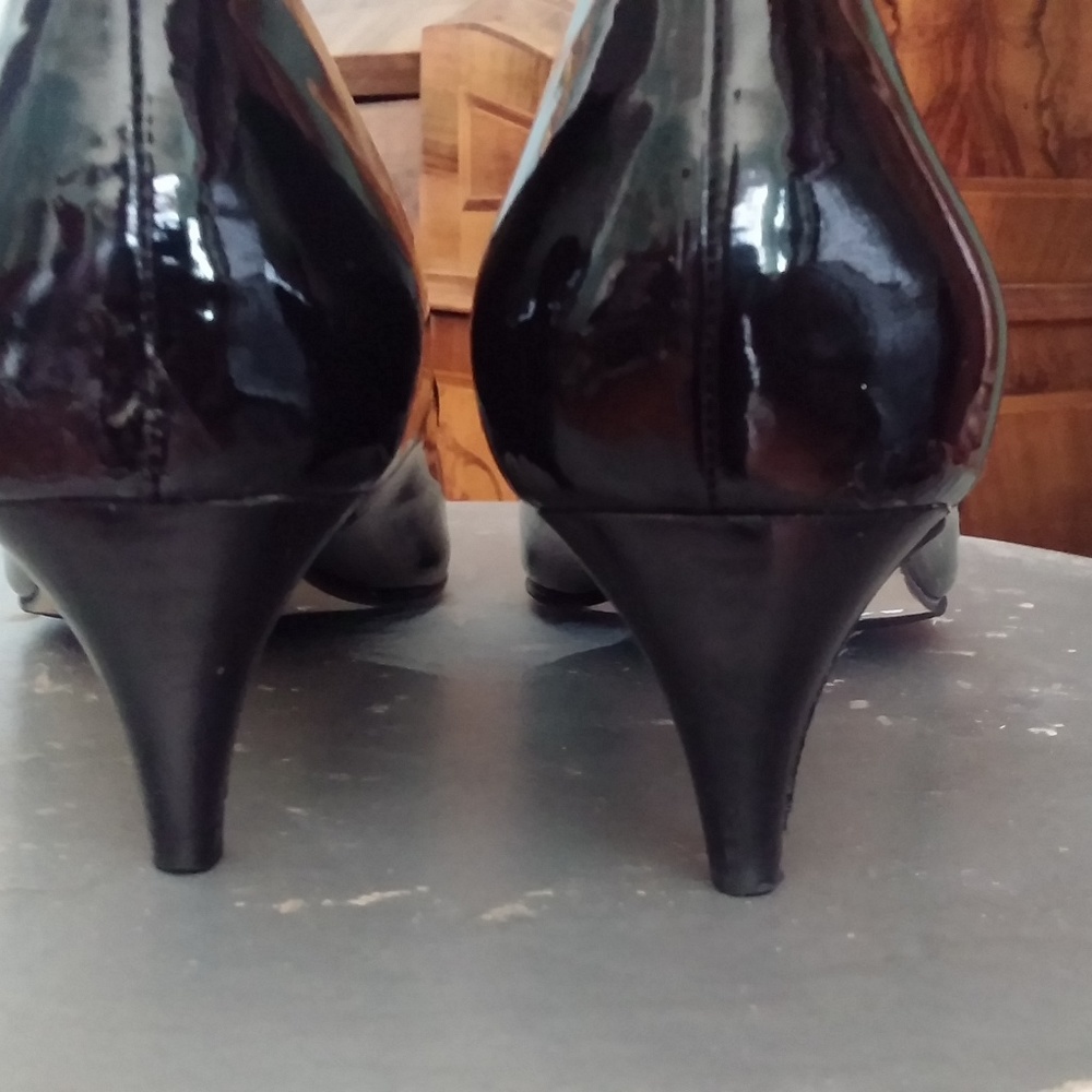 Cole HaanBlack  Air Juliana 45 Patent Pumps size 9 - Picture 3 of 7